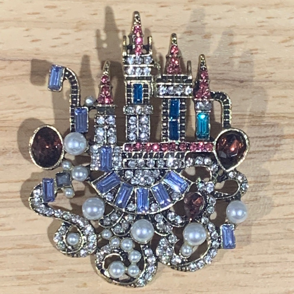 Vintage Style Gold Tone Rhinestone Pearl Castle Brooch Pin‎ Blue Pink Fairy Tale